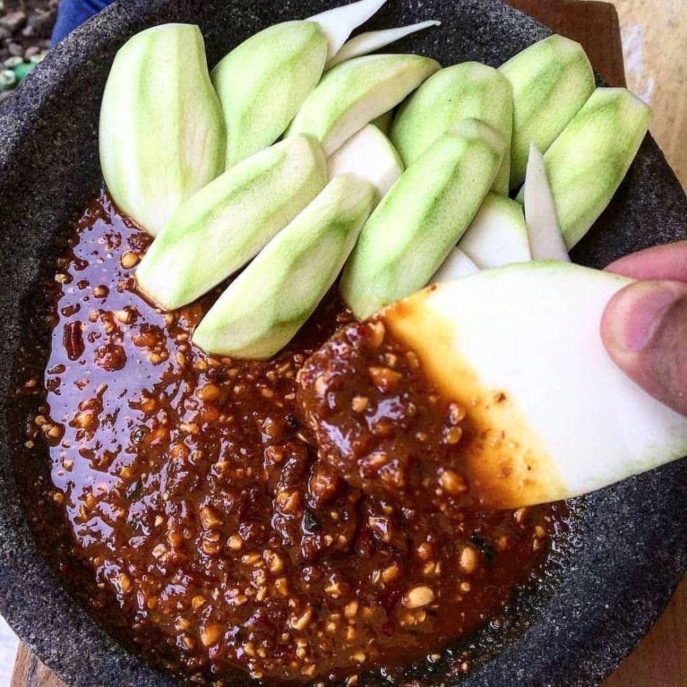 instagram.com/rujak_ndower