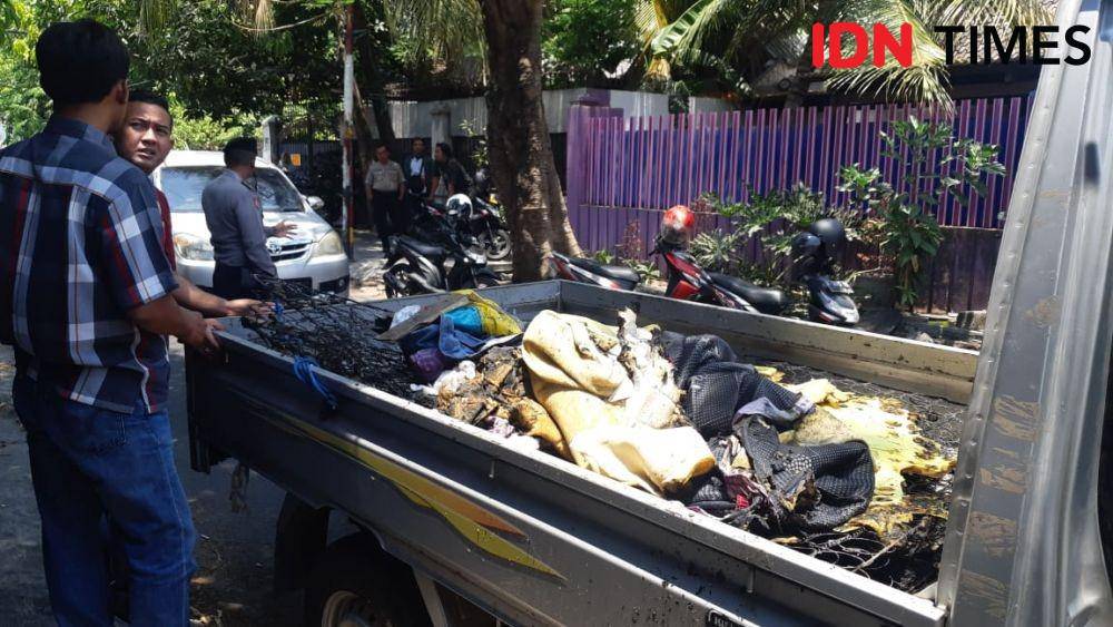 Salah satu barang bukti dari pembakaran terhadap Putri. IDN Times/Ardiansyah Fajar