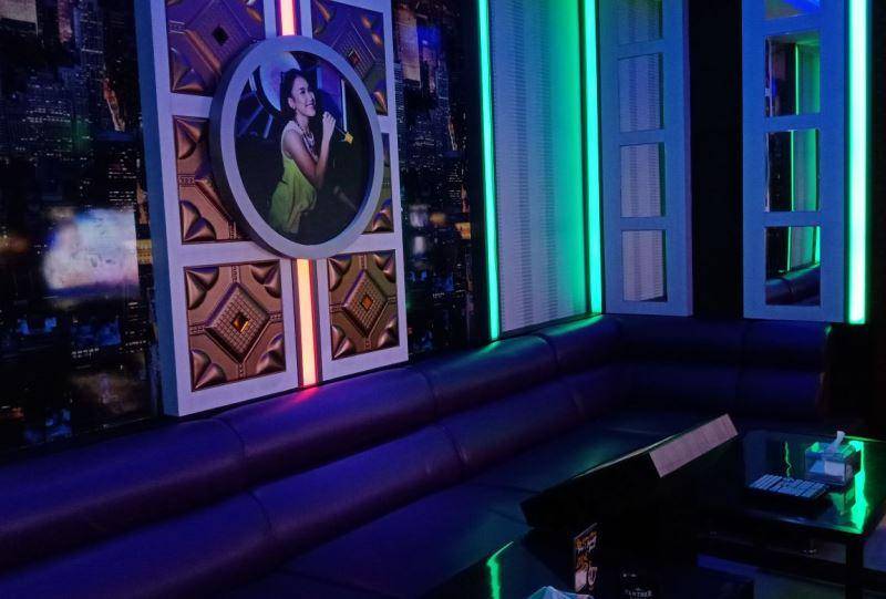 ayutingtingkaraoke.com