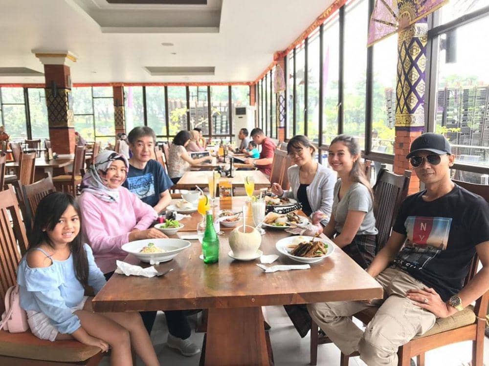 instagram.com/twinawati