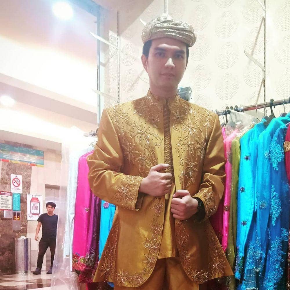 instagram.com/rakhenaofficial