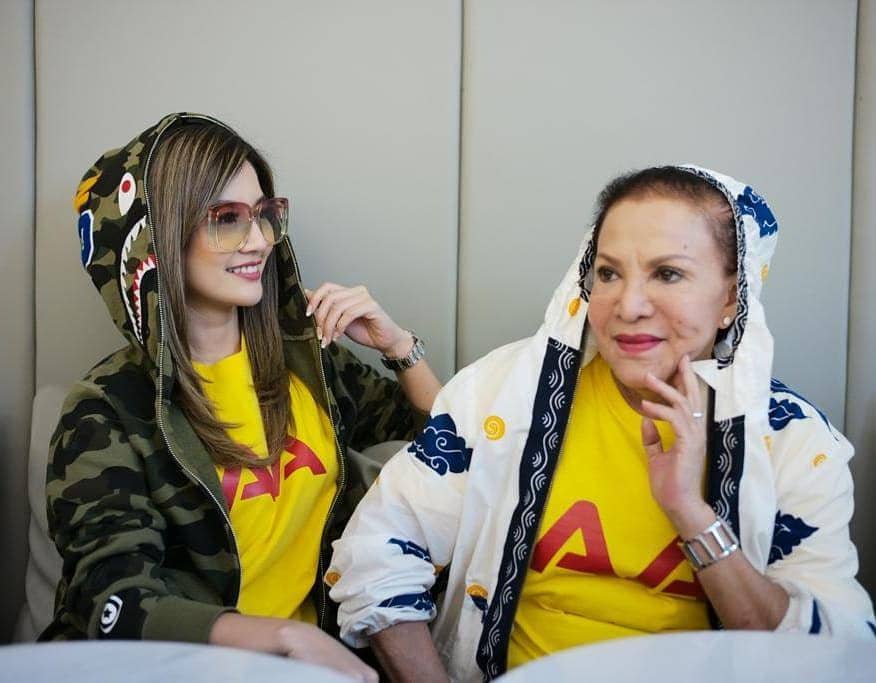 instagram.com/mpok.atiek