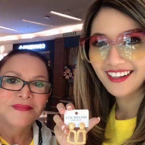 instagram.com/mpok.atiek