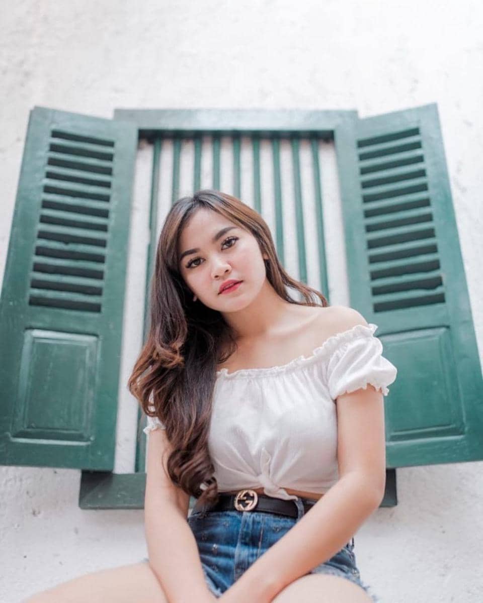 instagram.com/mahaliniraharja