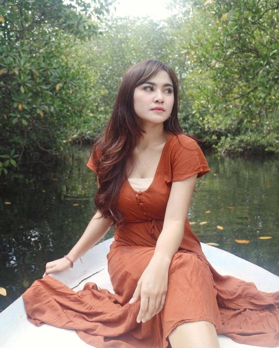 instagram.com/mahaliniraharja