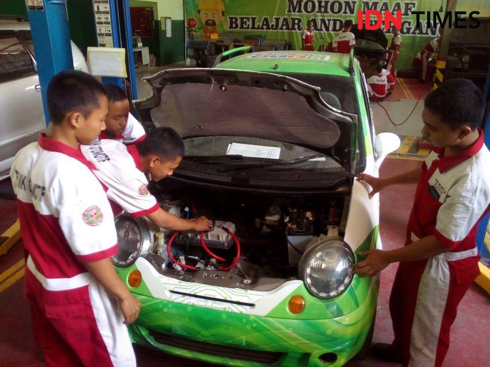 Ilustrasi pelajar SMK. IDN Times/Aji