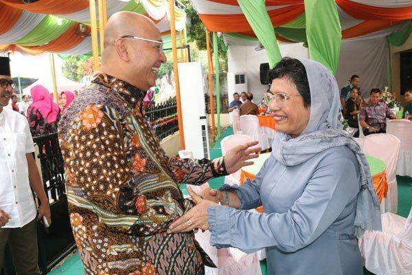 (Pimpinan baru KPK Lili Pintauli Siregar bertemu dengan Walkot Medan Dzulmi Eldin) Humas Pemko Medan