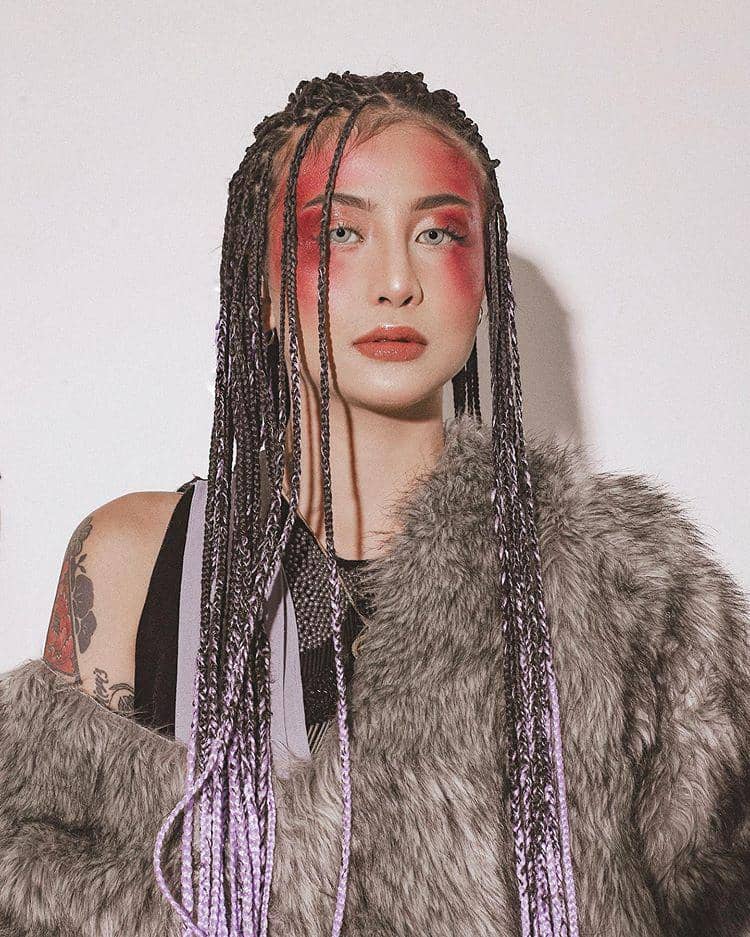 instagram.com/awkarin