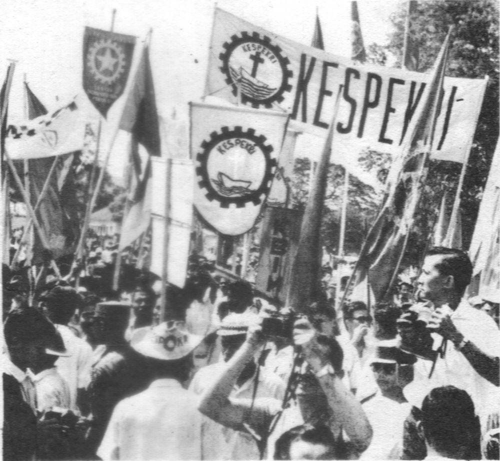 Repro. "Fajar Orde Baru" (Yayasan Kesejahteraan Jayakarta - Kodam V Jaya; Badan Penerbit Almanak RI/B.P. Alda)