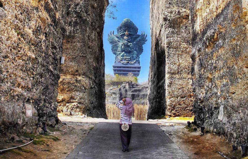 instagram.com/sradahmanik