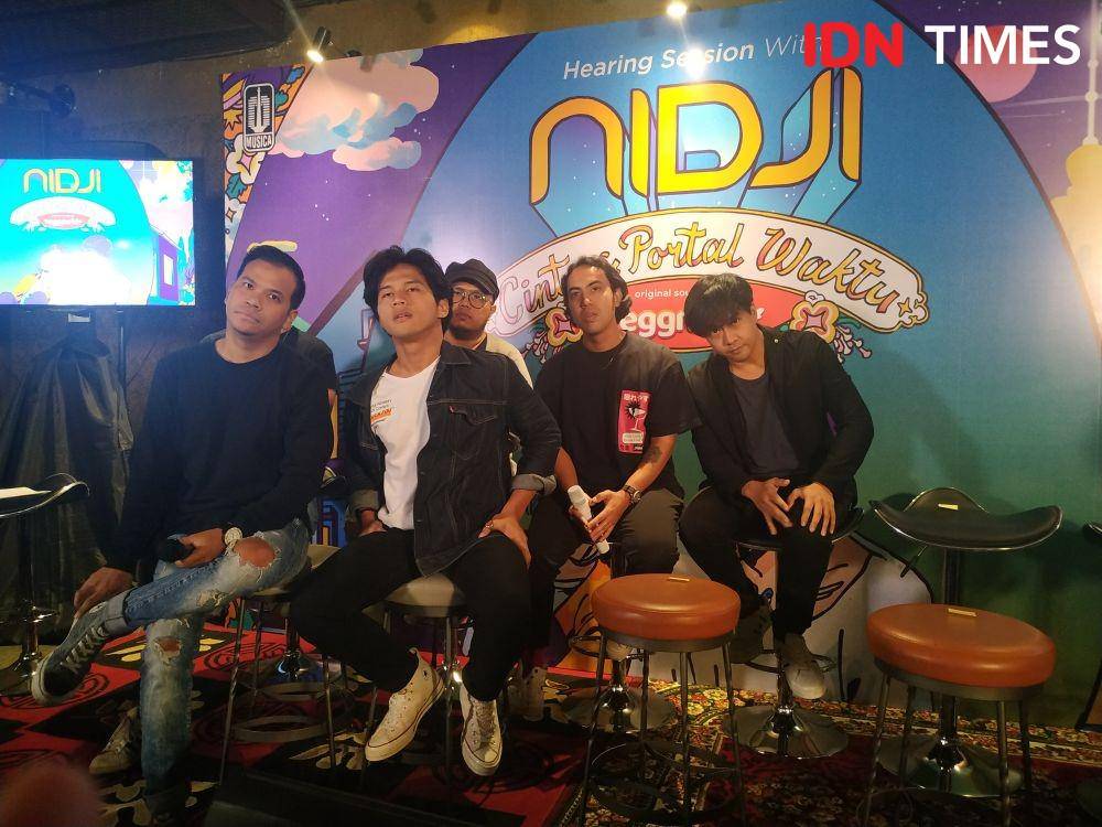 Personel Nidji saat peluncuran single "Cinta & Portal Waktu" di Shamrock, Jakarta, pada 16 Oktober 2019. IDN Times/Erfah Nanda