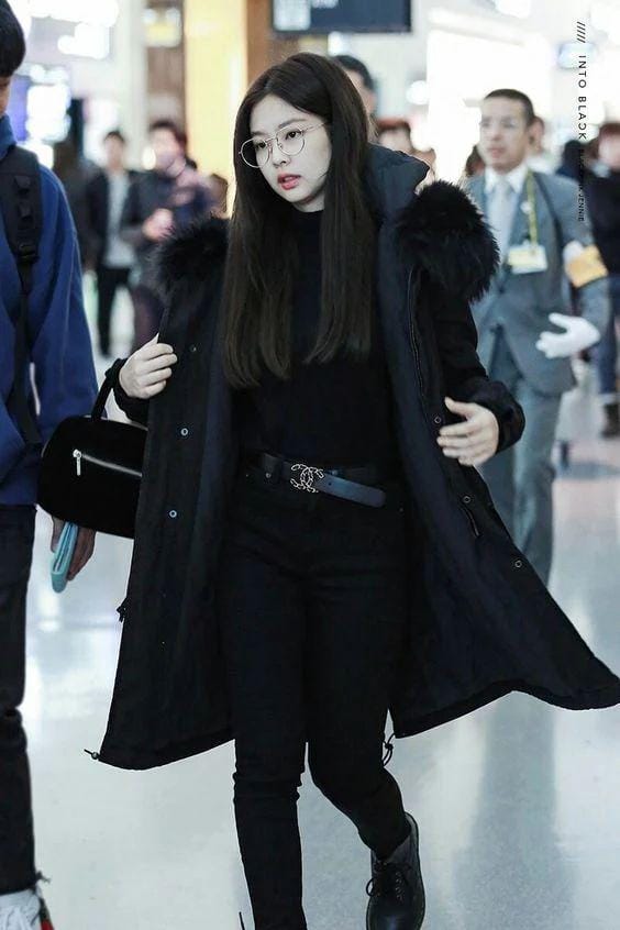 twitter.com/into_black