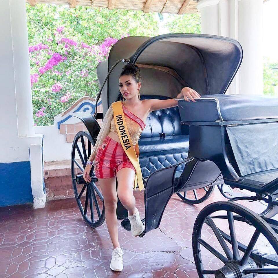 instagram.com/sarlinjones