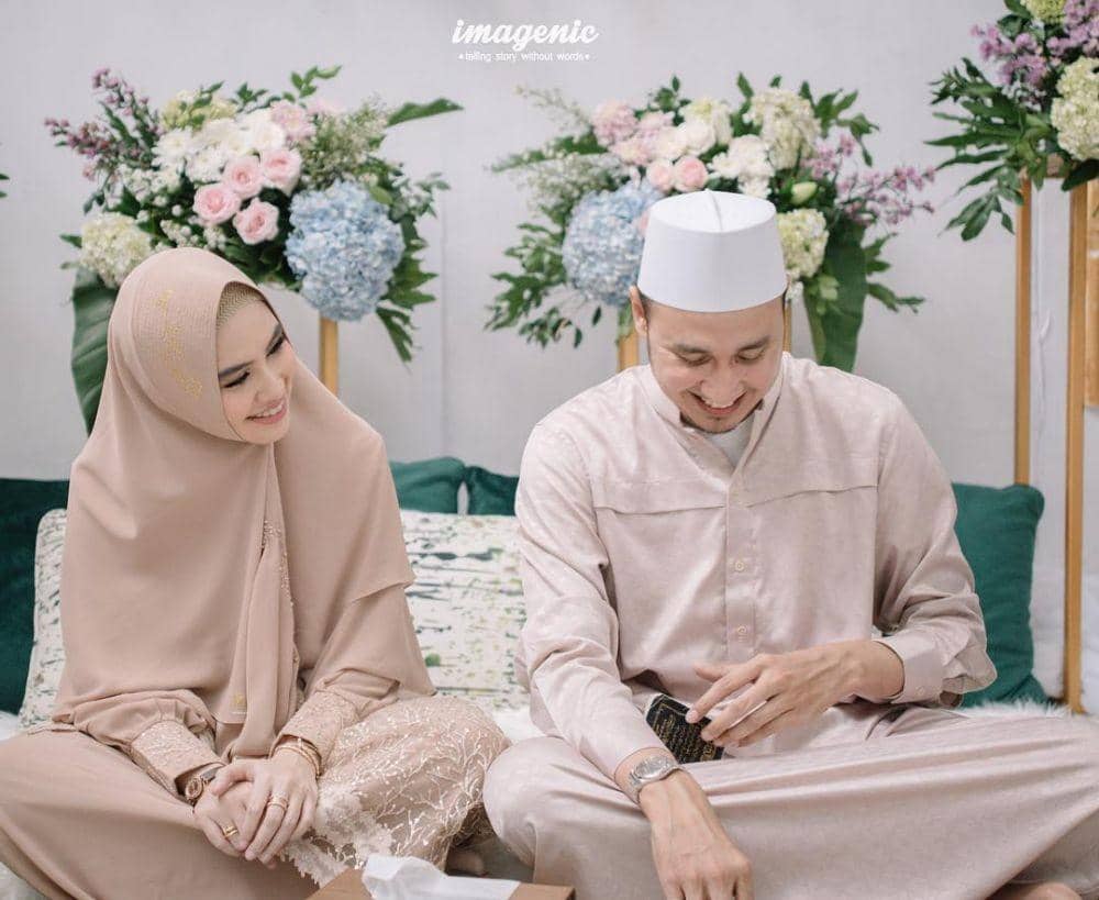 instagram.com/kartikaputriworld