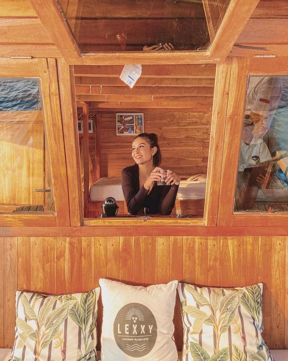 instagram.com/awkarin