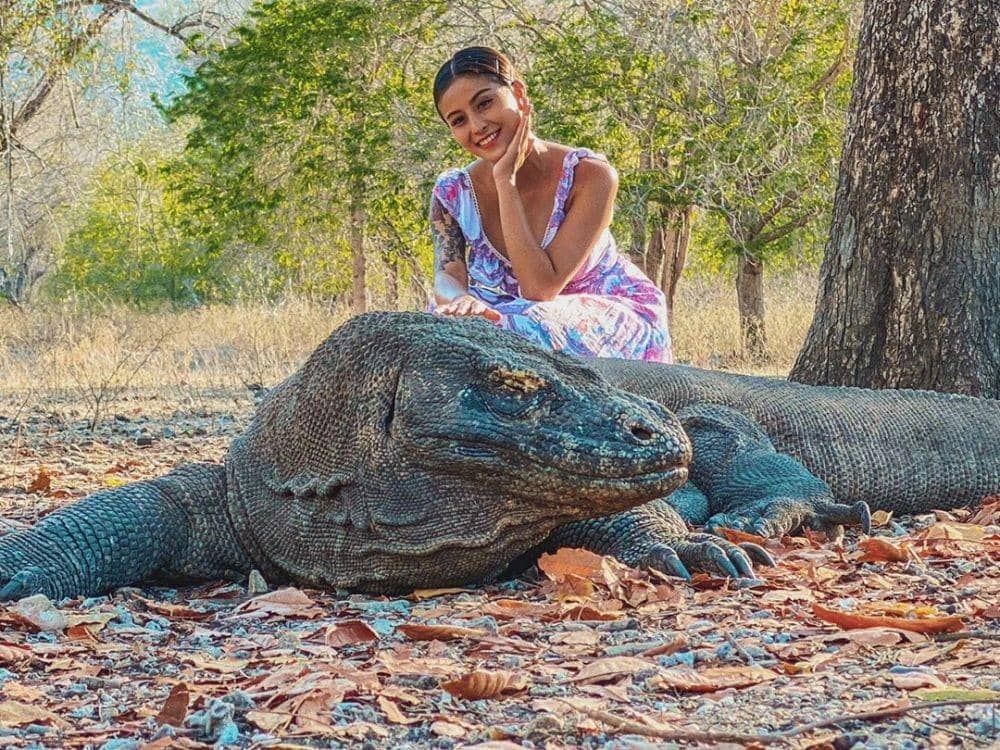 instagram.com/awkarin