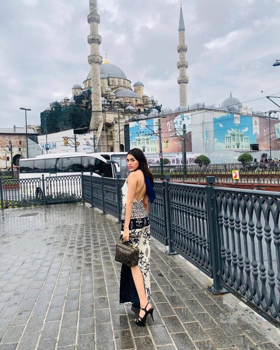 instagram.com/sarlinjones