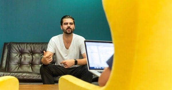 Pexels.com/Linkedln Sales Navigator