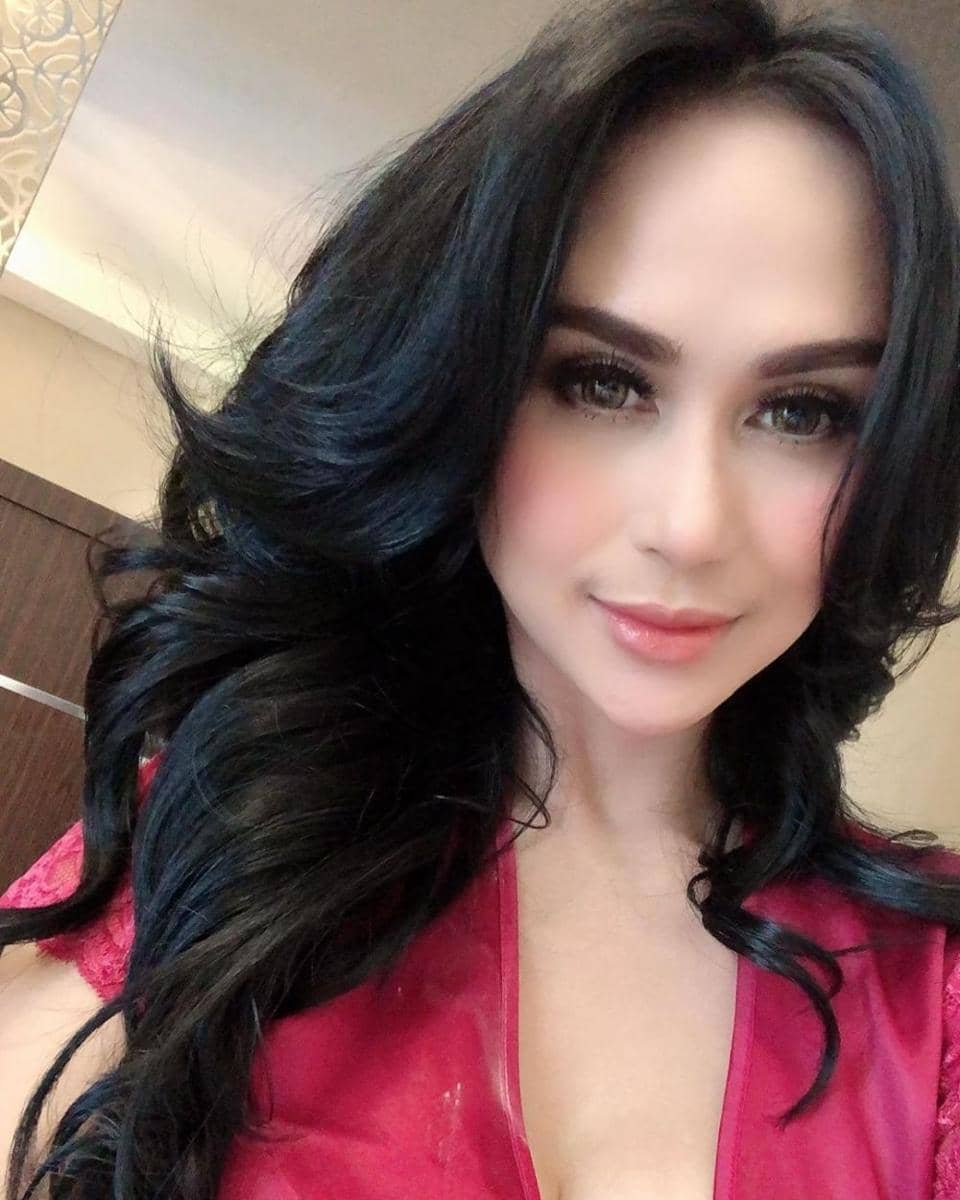 instagram.com/bebizie