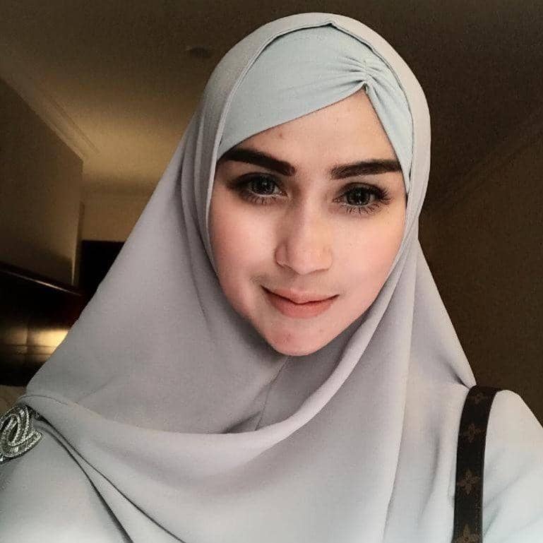 instagram.com/bebizie