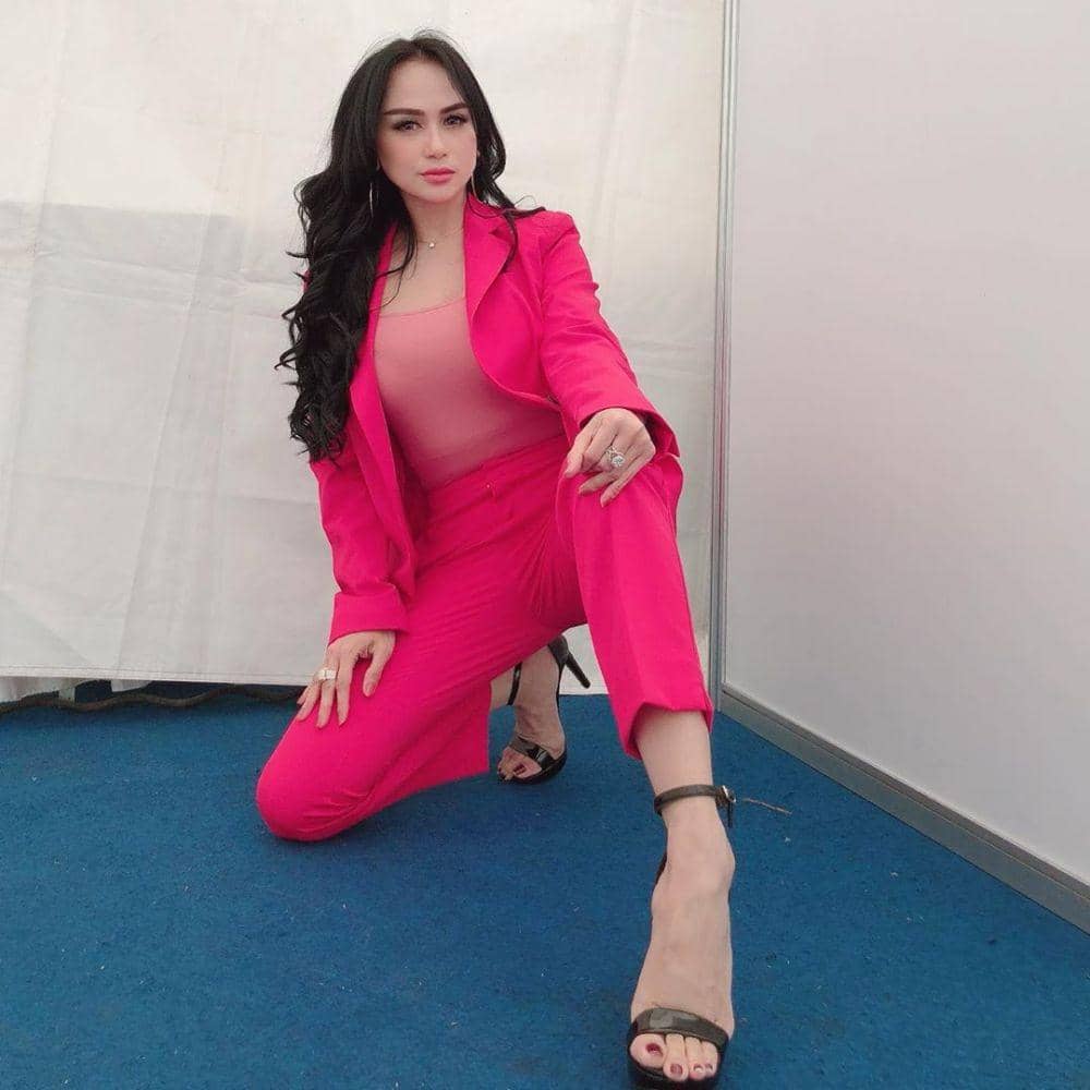 instagram.com/bebizie