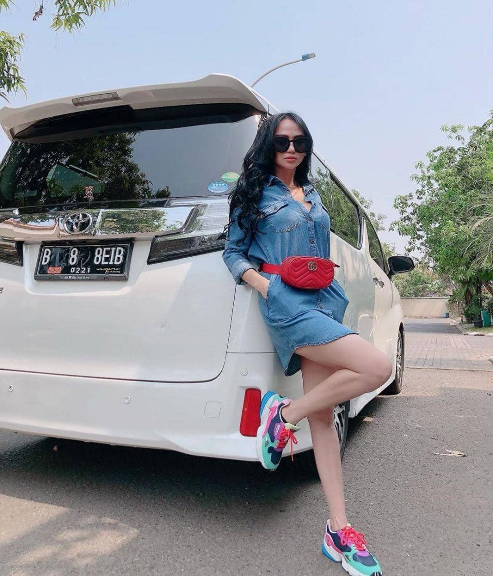 instagram.com/bebizie