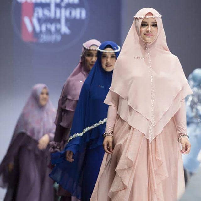 instagram.com/priskaparamita