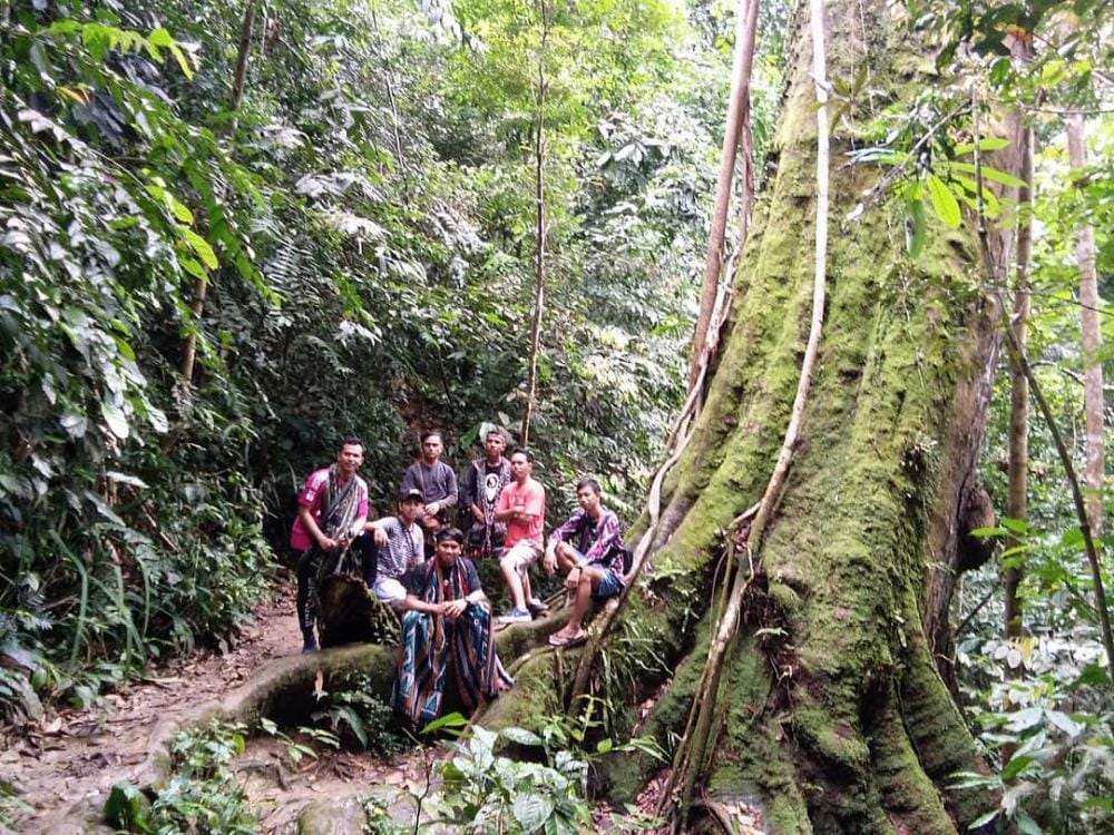 instagram.com/visitbukitlawang