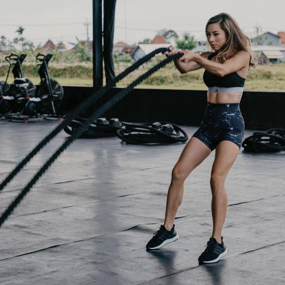 Instagram/jenniferbachdim