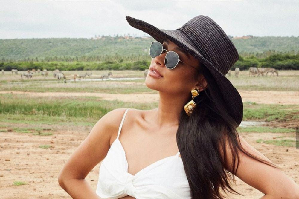 Instagram.com/shaymitchell