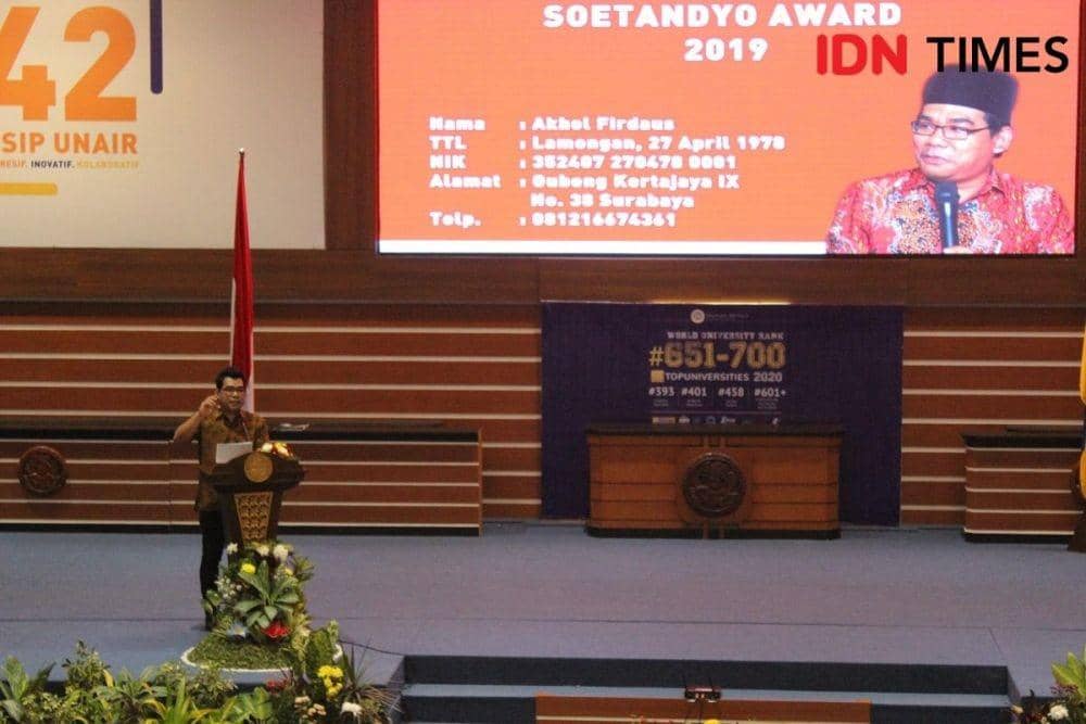 Akhol Firdaus memaparkan temuannya terkait isu diskriminasi. 19 Oktober 2019. IDN Times/Dewa Putu Ardita