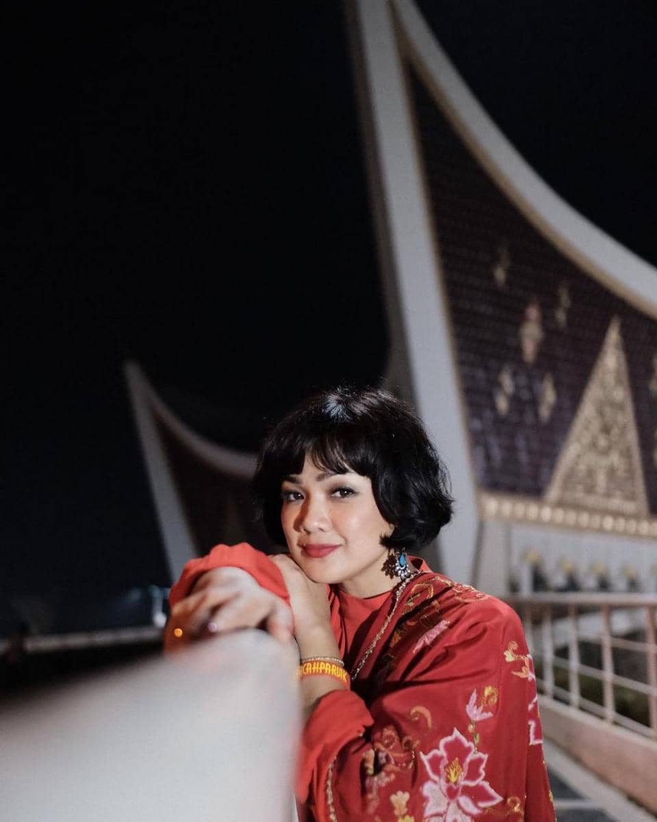 instagram.com/nirinazubir_