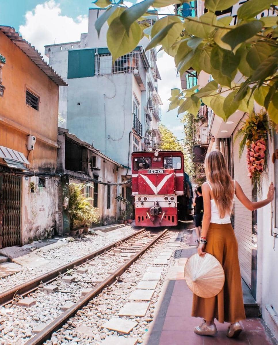 instagram.com/oneoceanaway_