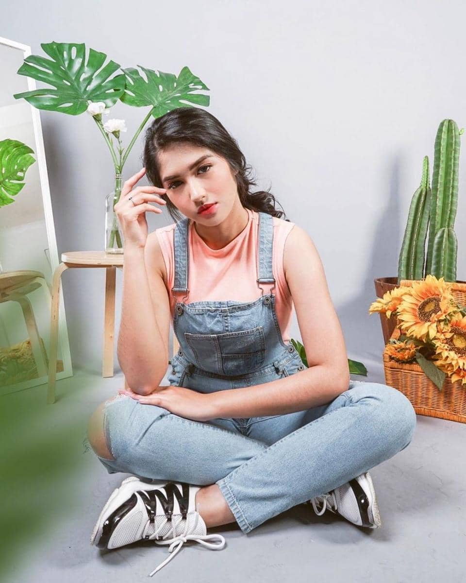 instagram.com/ochi24