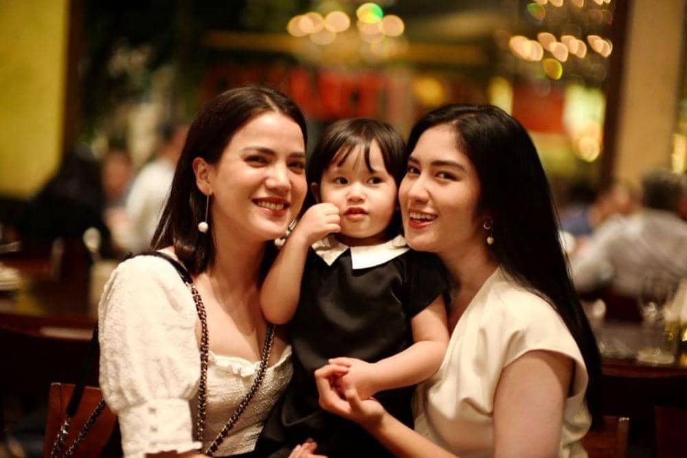 instagram.com/ochi24