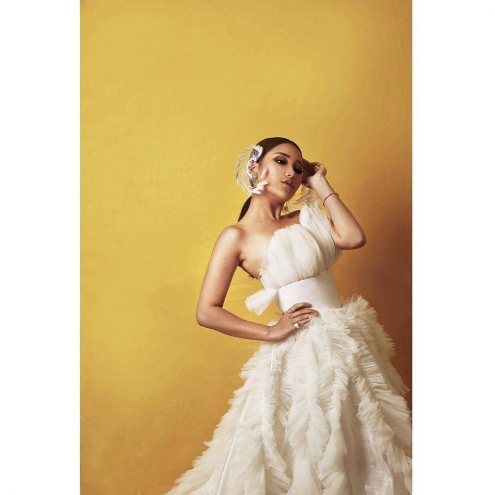 instagram.com/ayutingting92