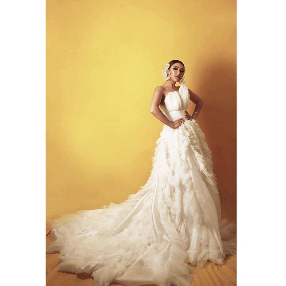 instagram.com/ayutingting92