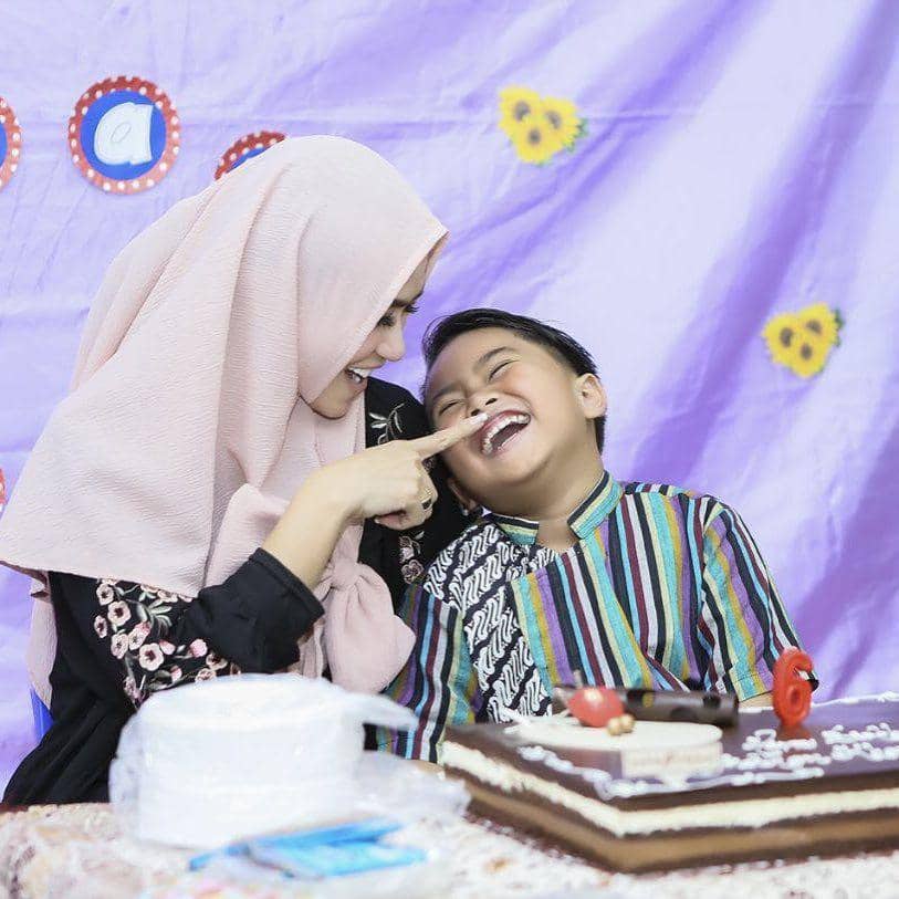 instagram.com/bebizie