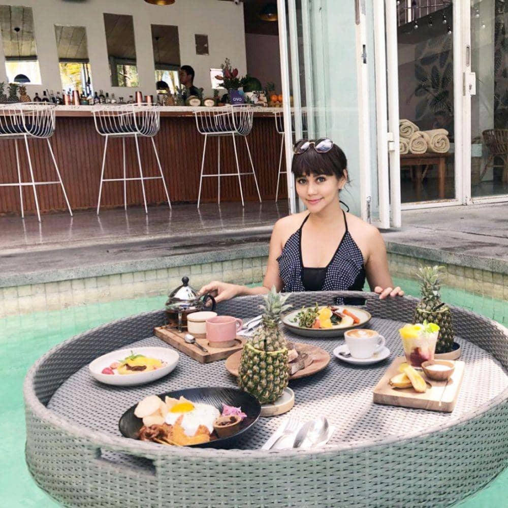 Instagram.com/anita.hara