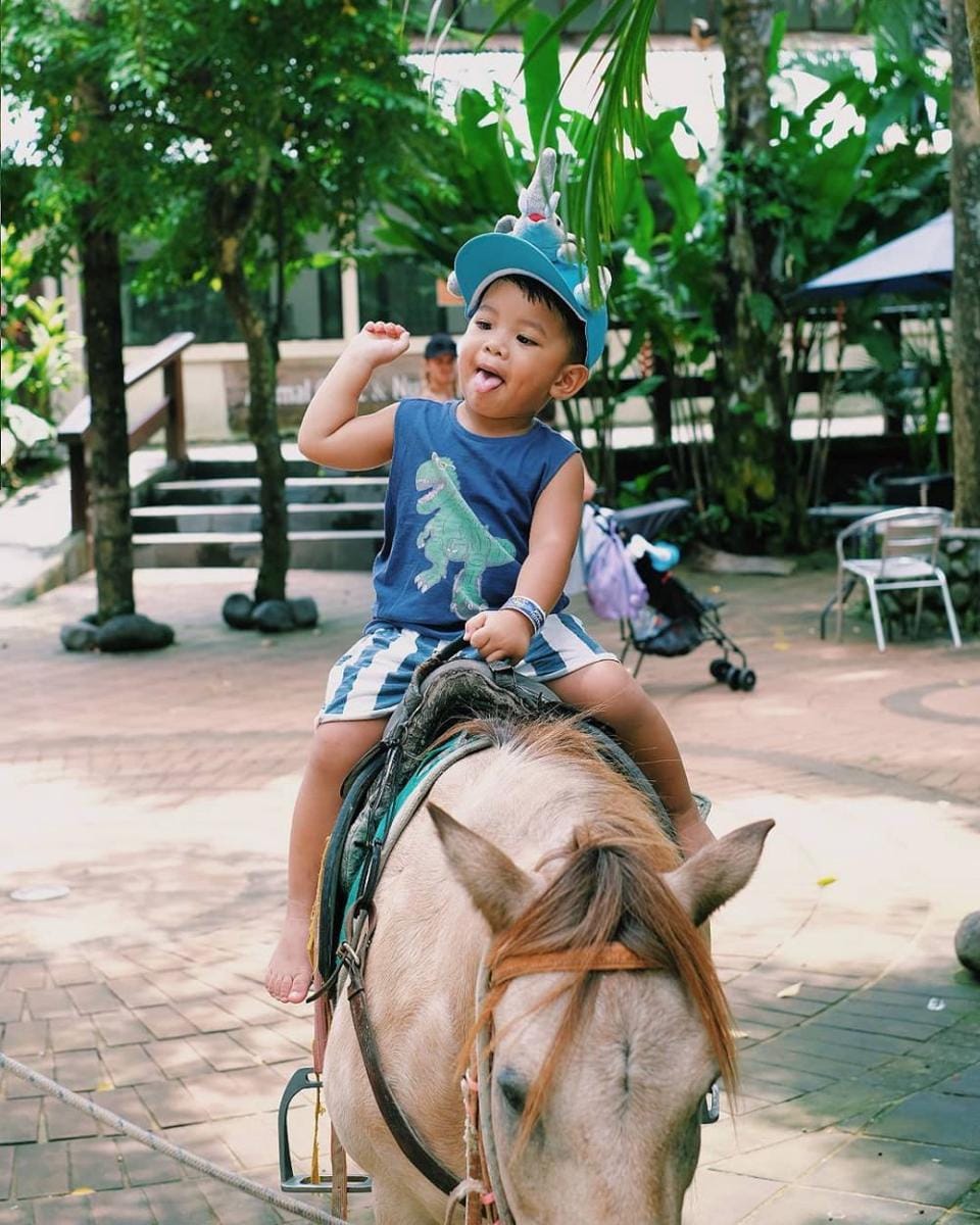 Instagram.com/eshabons