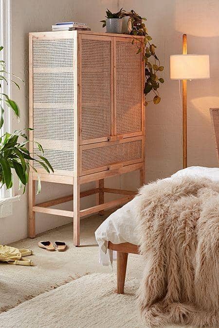 urbanoutfitters.com/urban outfitters