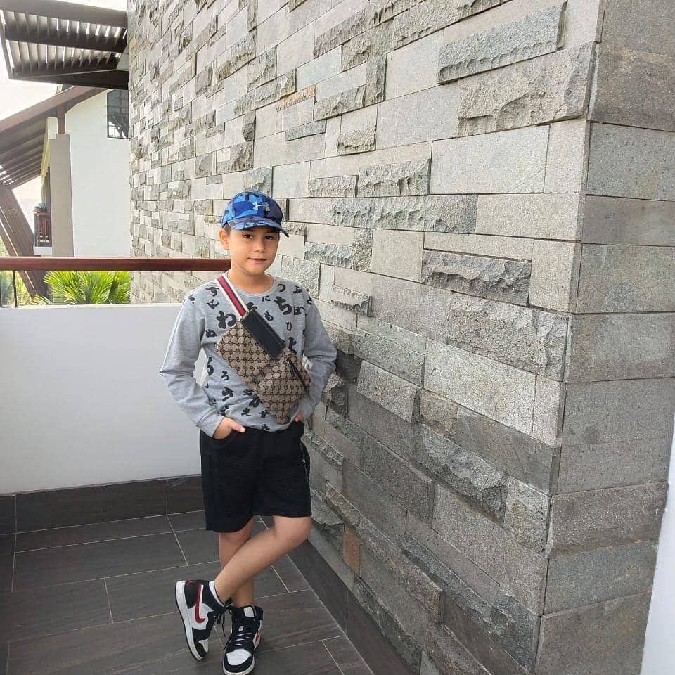 instagram.com/jasonlioneltheo