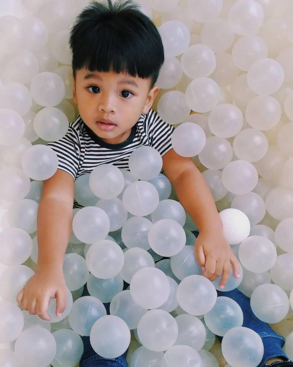 Instagram.com/eshabons