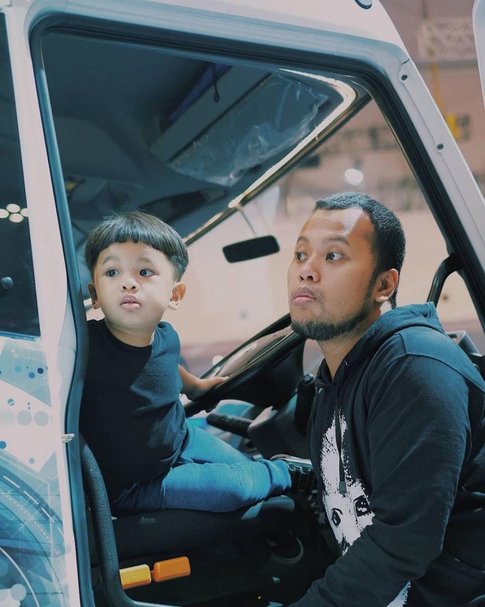 Instagram.com/eshabons