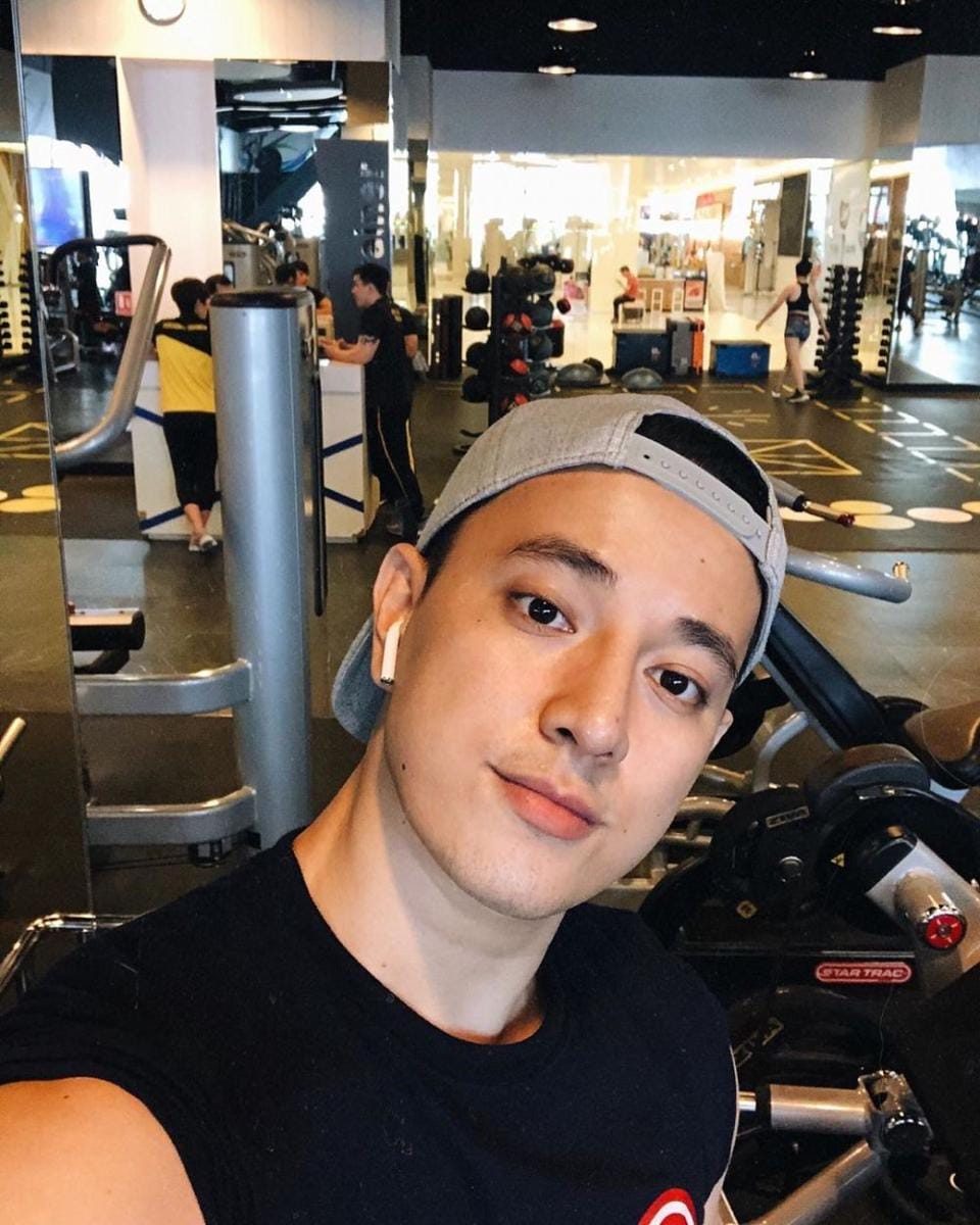 instagram.com/billydavidson_