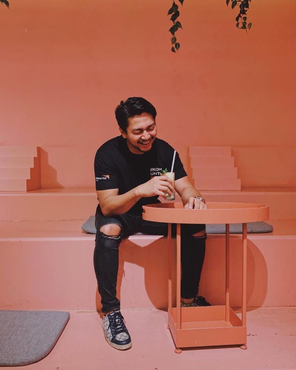 instagram.com/devamahenra