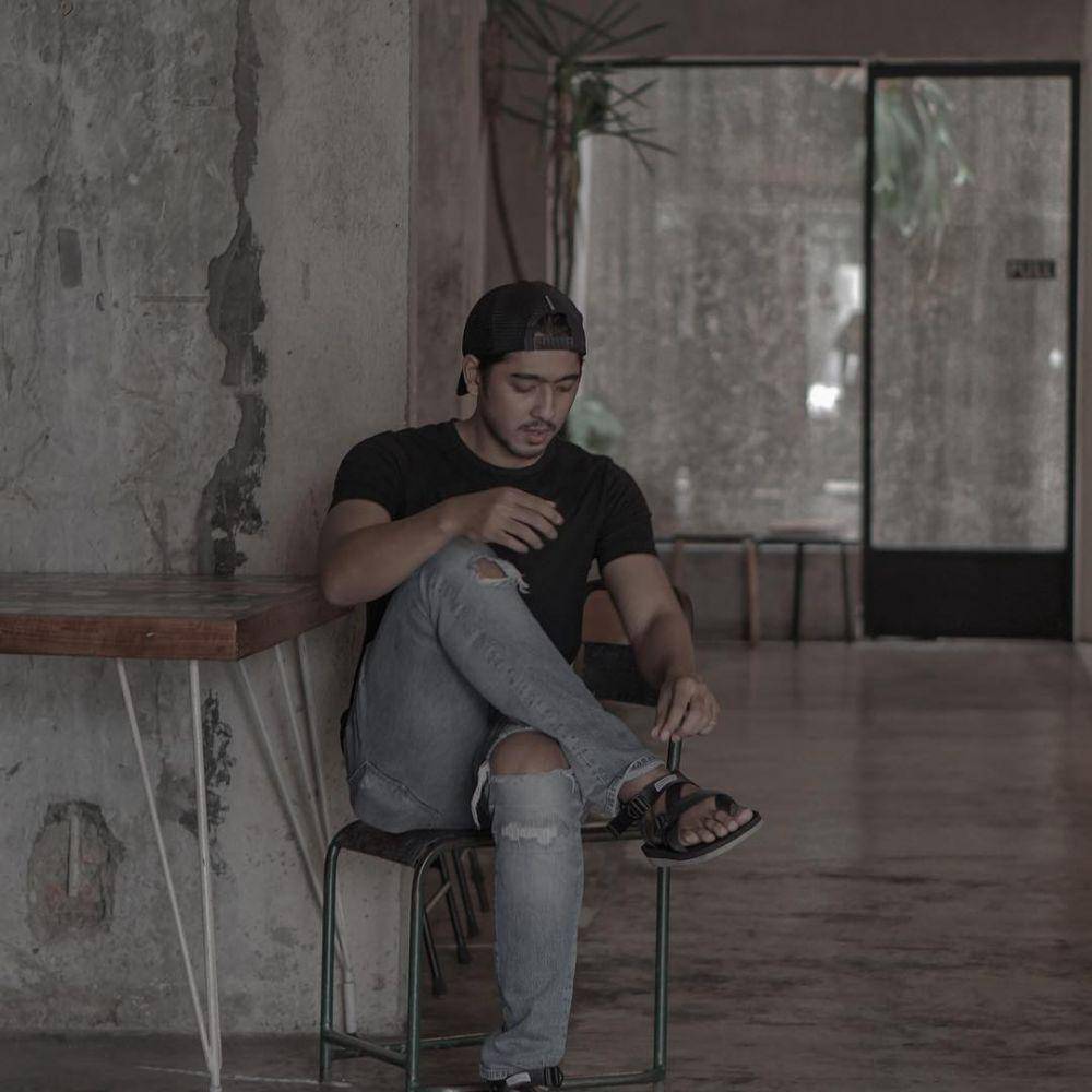 Instagram.com/arya.saloka