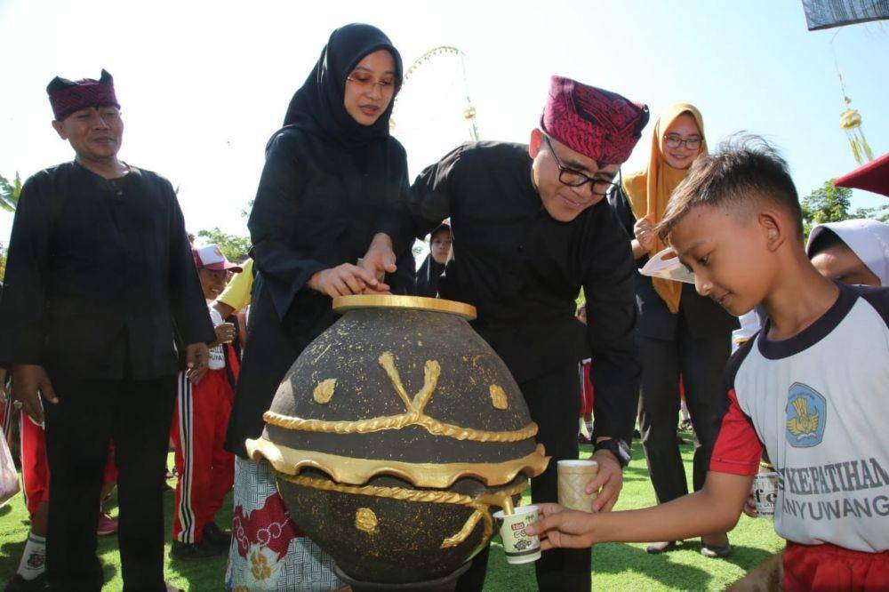 Bupati Banyuwangi Abdullah Azwar Anas saat menghadiri acara kampanye makan daging dan susu, Taman Suruh Farm Festival, Selasa (22/10). IDN Times/Istimewa