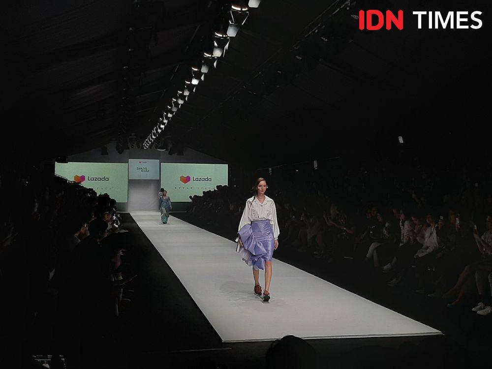 Lazada Gelar Fashion Show "See Now Buy Now" dalam Jakarta Fashion Week. 23 Oktober 2010. IDN Times/Klara Livia