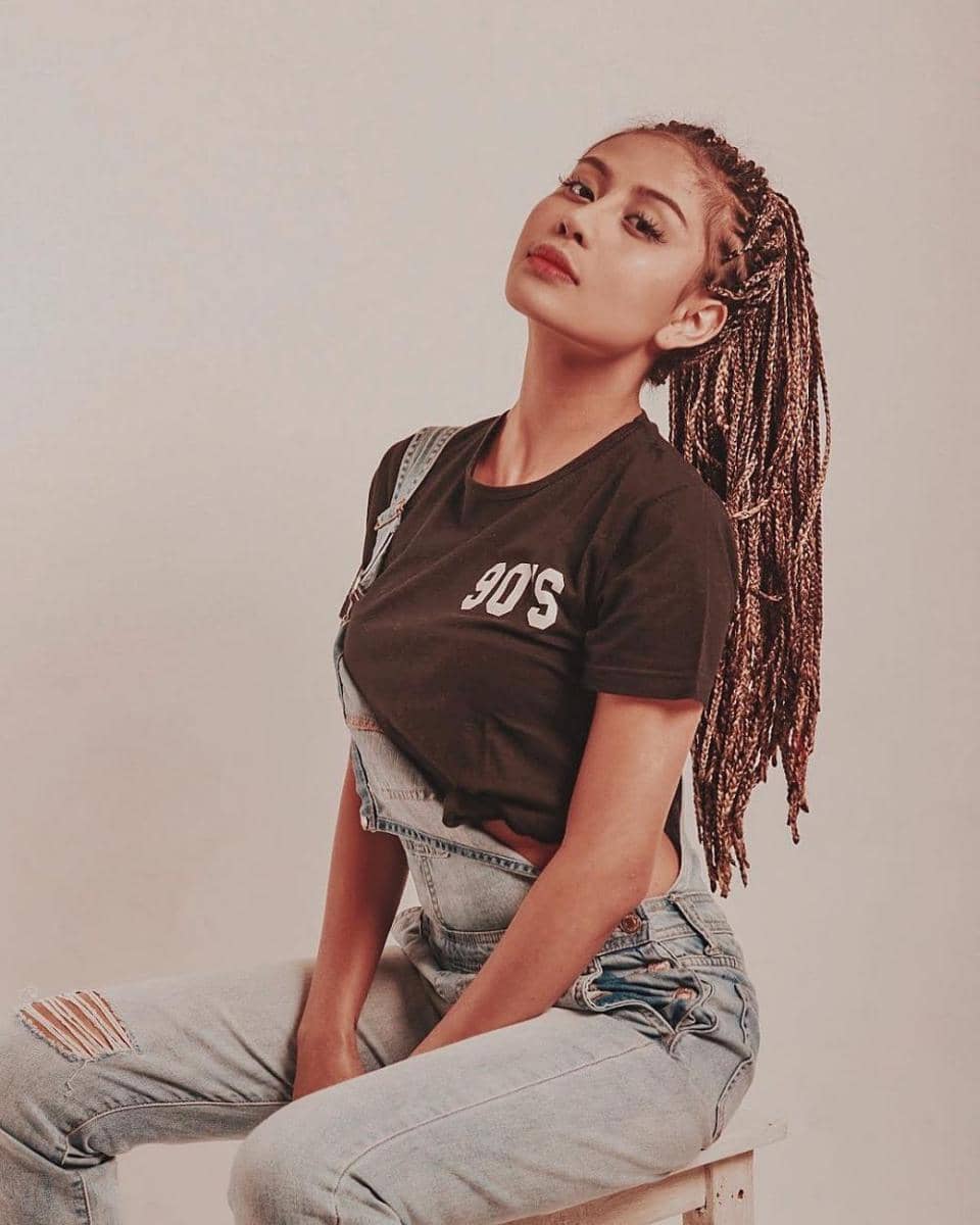 instagram.com/awkarin